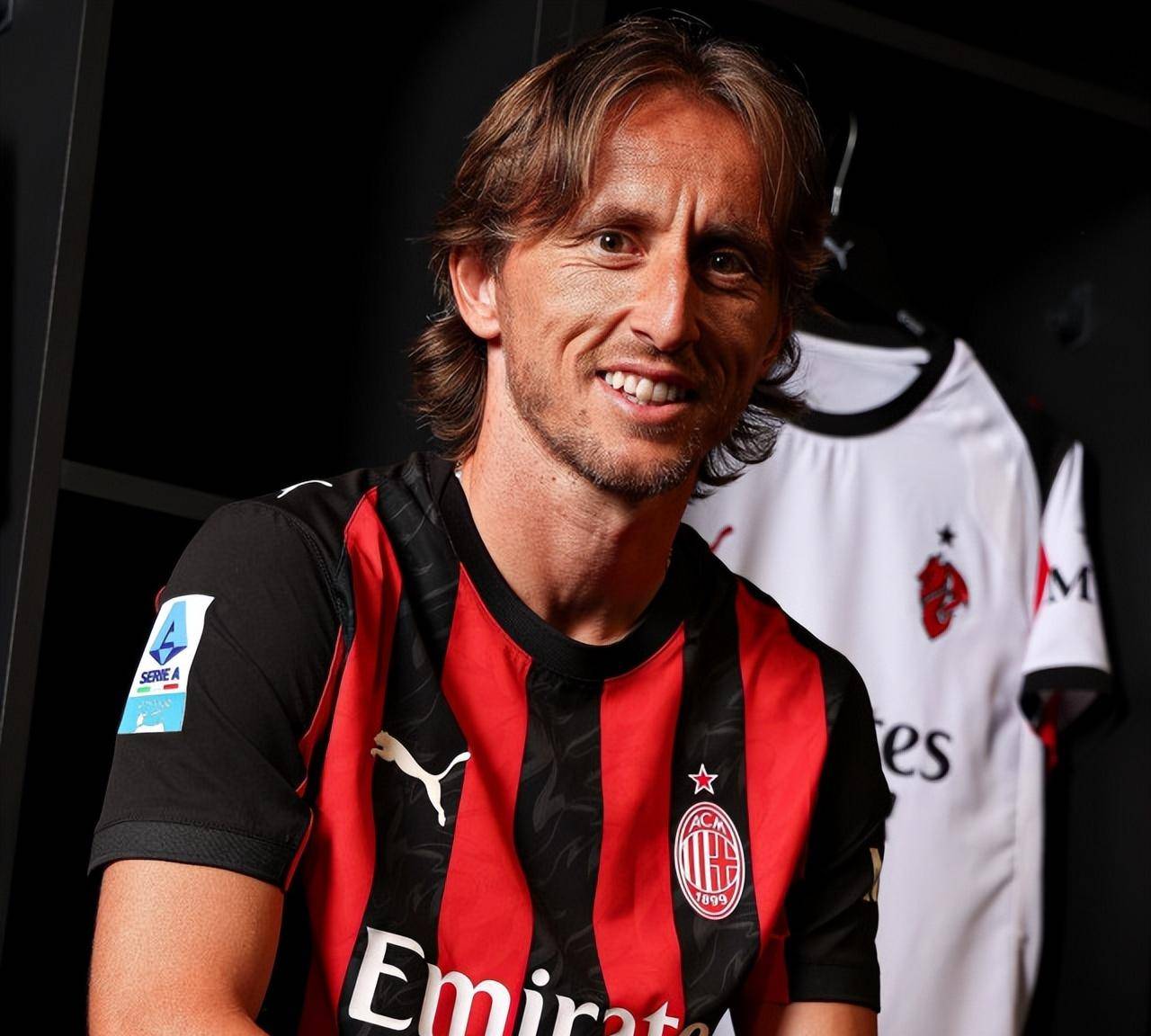 向余望谈冲超：感谢球迷和教练团队这一年的努力，我们做到了