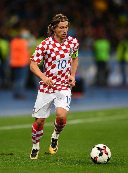 《炽焰天穹》全网友公测正式开启，少女们悲喜交织的凄美物语今日开幕