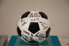 我们从未说过他一句坏话！快进来！#mufc 来源：The United Stand＂