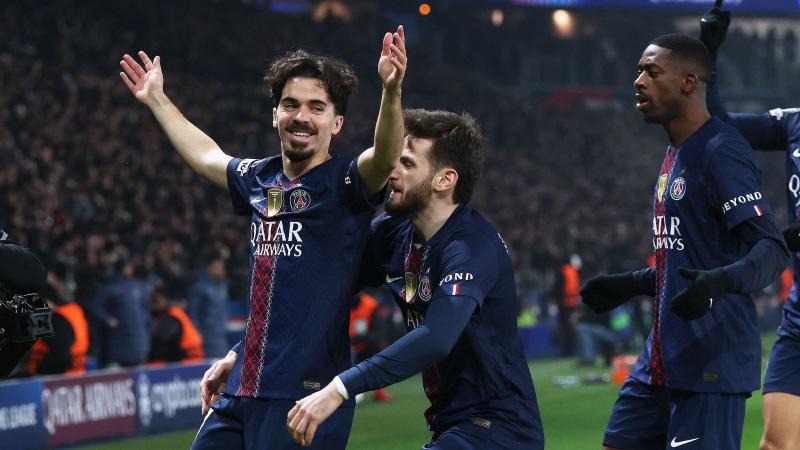 诺伊尔：补时进2球让大家松一口气，是否续约明年3月再考虑